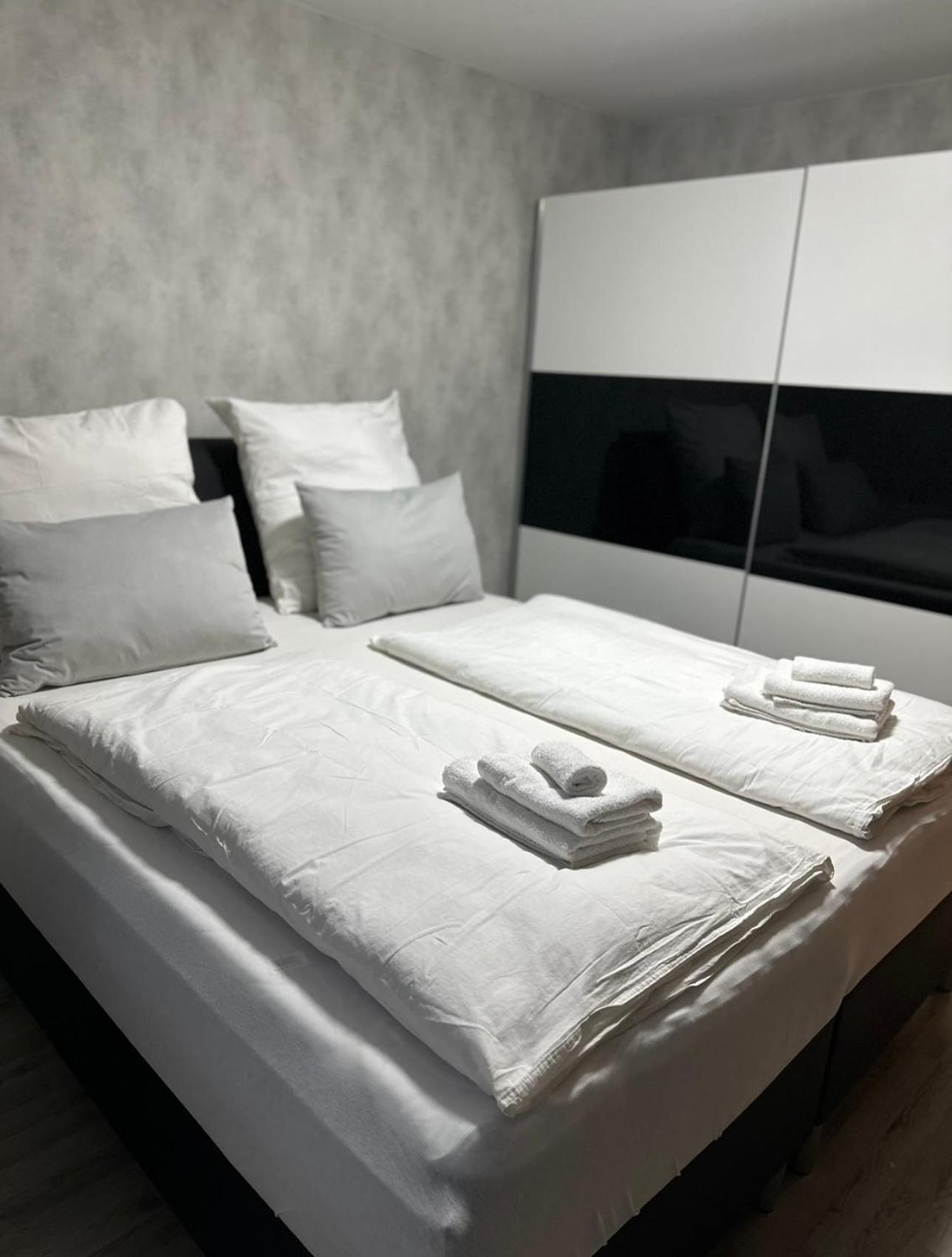 Fewo Am Deich 1 Zentral Mit Stadtblick Und Kontaktloser Check In Бремерхавен Екстериор снимка