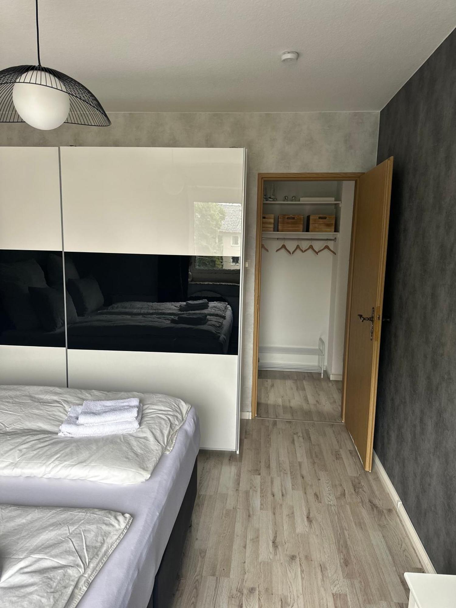 Fewo Am Deich 1 Zentral Mit Stadtblick Und Kontaktloser Check In Бремерхавен Екстериор снимка